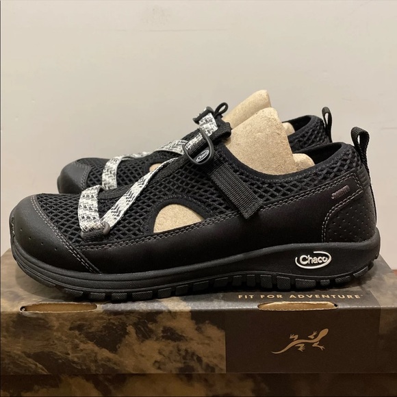 New Chaco Big Kids Odyssey Black Sandals - Picture 3 of 7